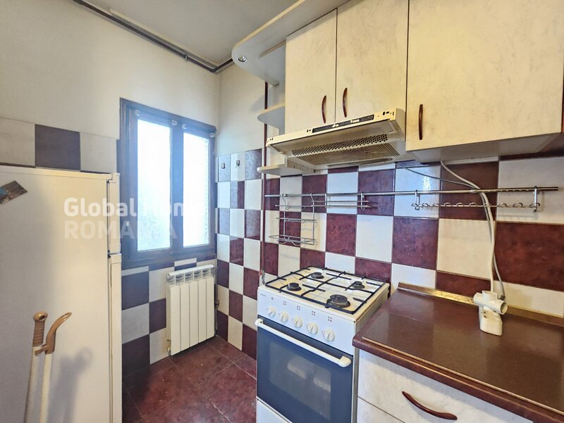 Bulevardul Lascar Catargiu, Piata Victoriei, apartament 2 camere 75.8 mp.